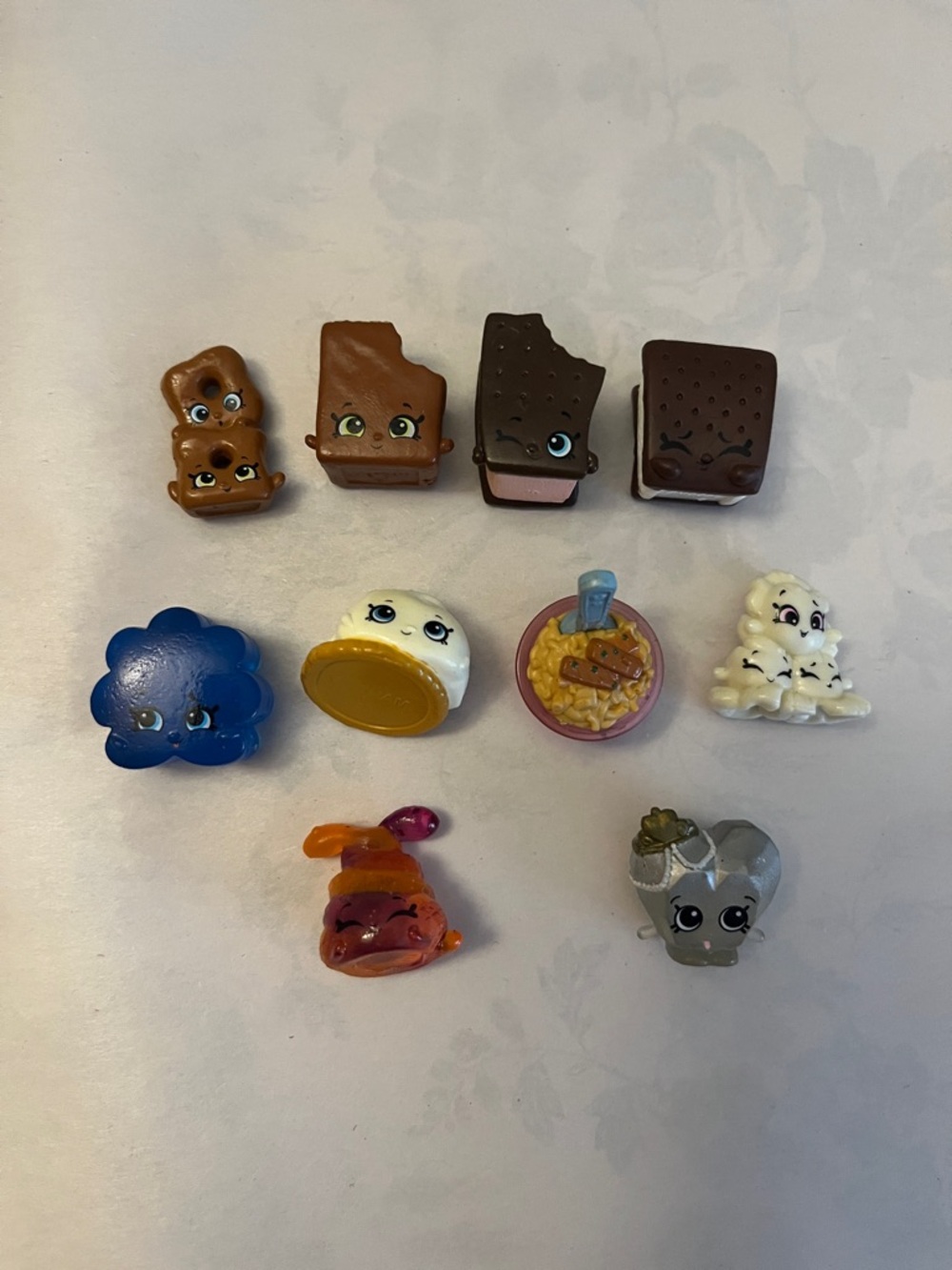 Shopkins Mini Figure Lot - S4